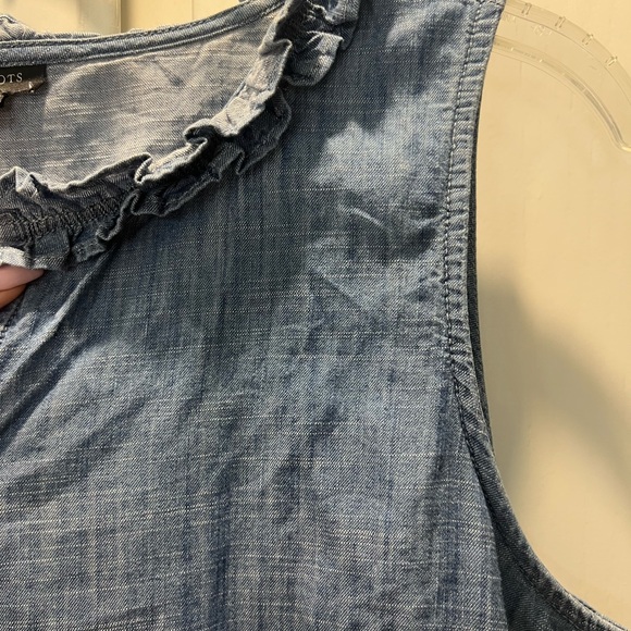 Talbots Blue Sleeveless Blouse. EUC - Picture 3 of 4